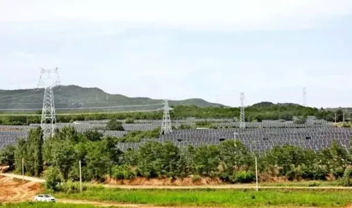 中國十三省最大光伏電站在這里！欽州康熙嶺的光伏電站能排上號了嗎？